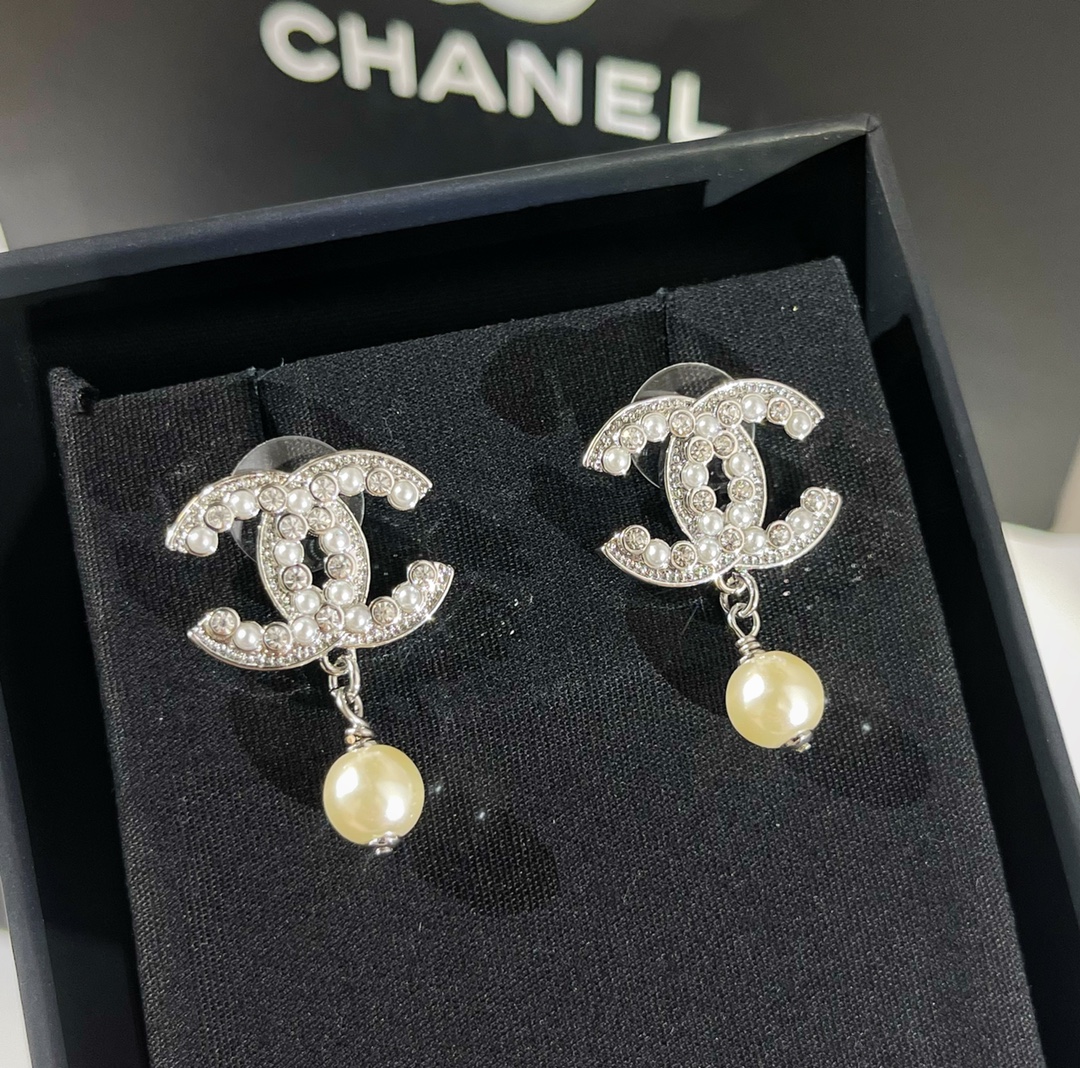 新款☑️CHANEL香奈儿双c珍珠耳钉耳环