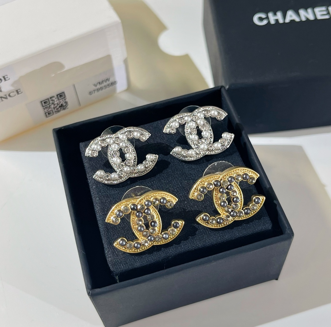 新款☑️CHANEL香奈儿双c珍珠耳钉耳环