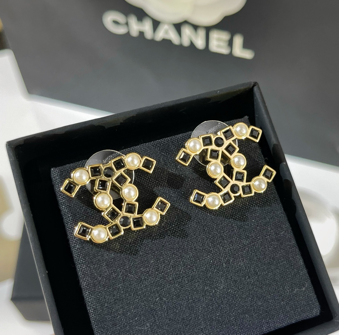 新款☑️CHANEL香奈儿双c黑钻耳钉耳环