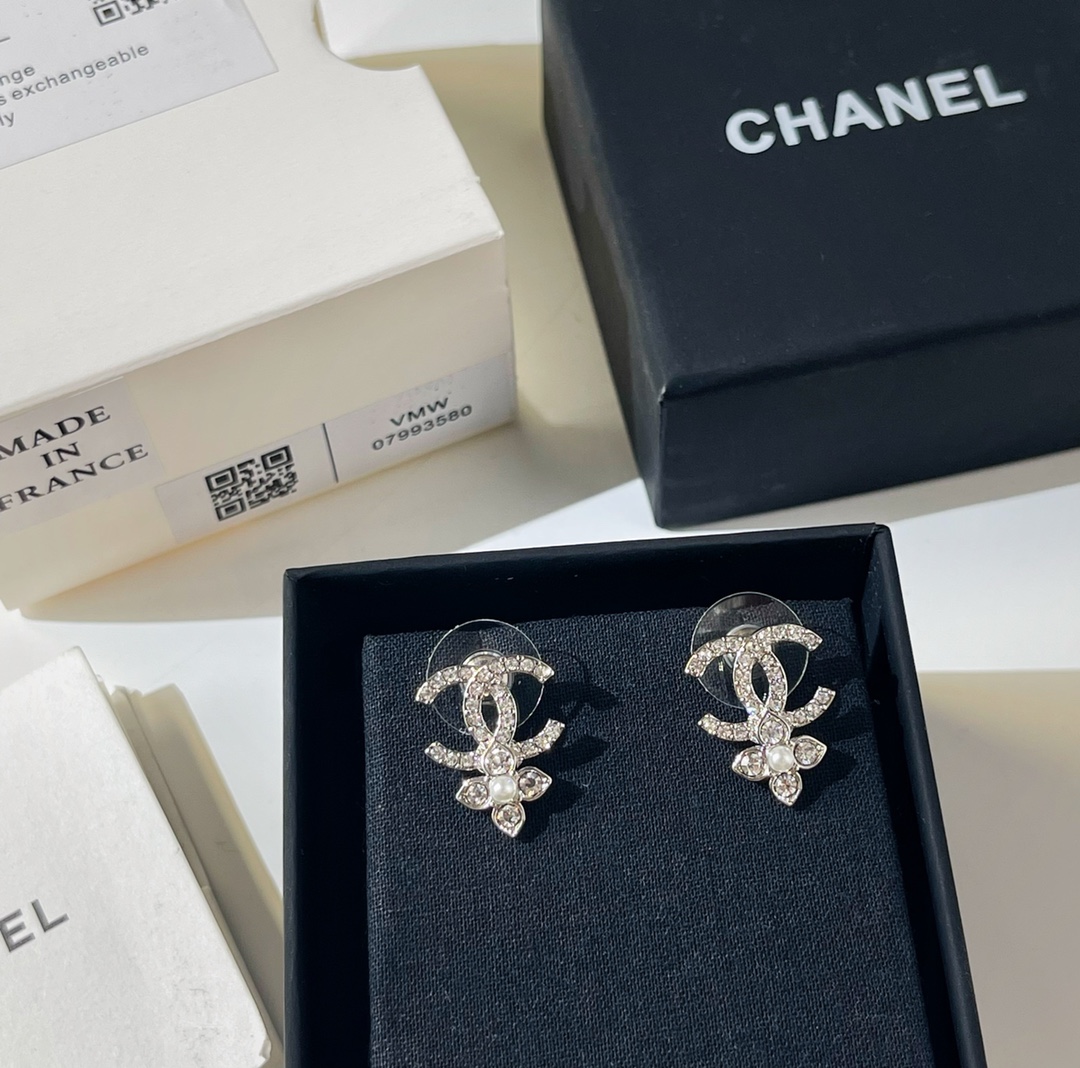 新款☑️CHANEL香奈儿双c四叶草珍珠耳钉耳环