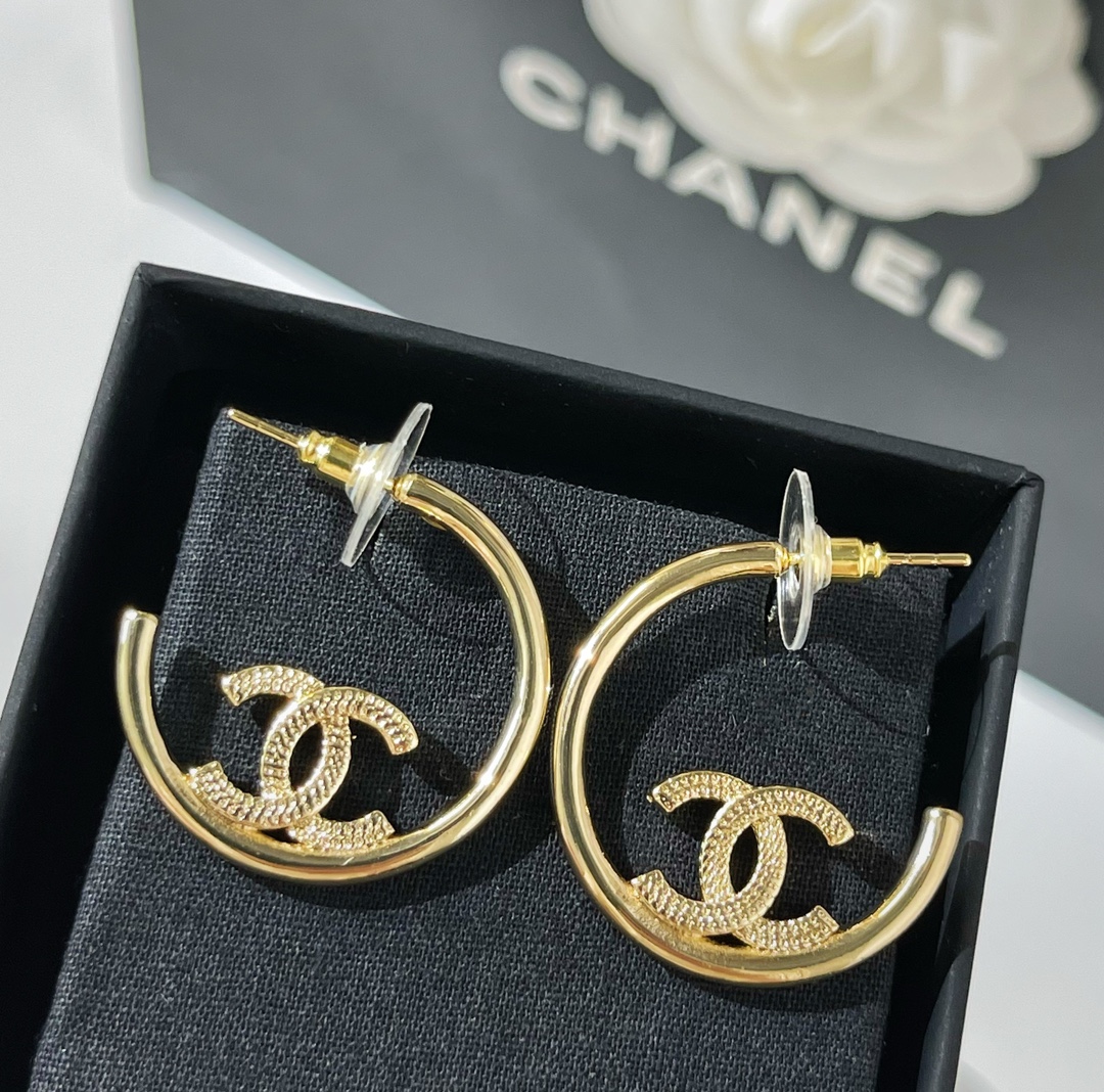新款☑️CHANEL香奈儿双c耳钉耳环