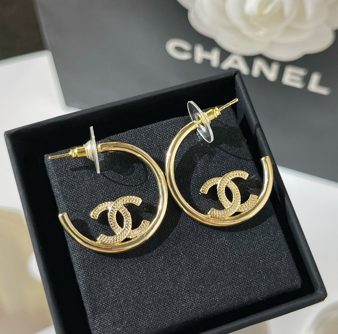 新款☑️CHANEL香奈儿双c耳钉耳环
