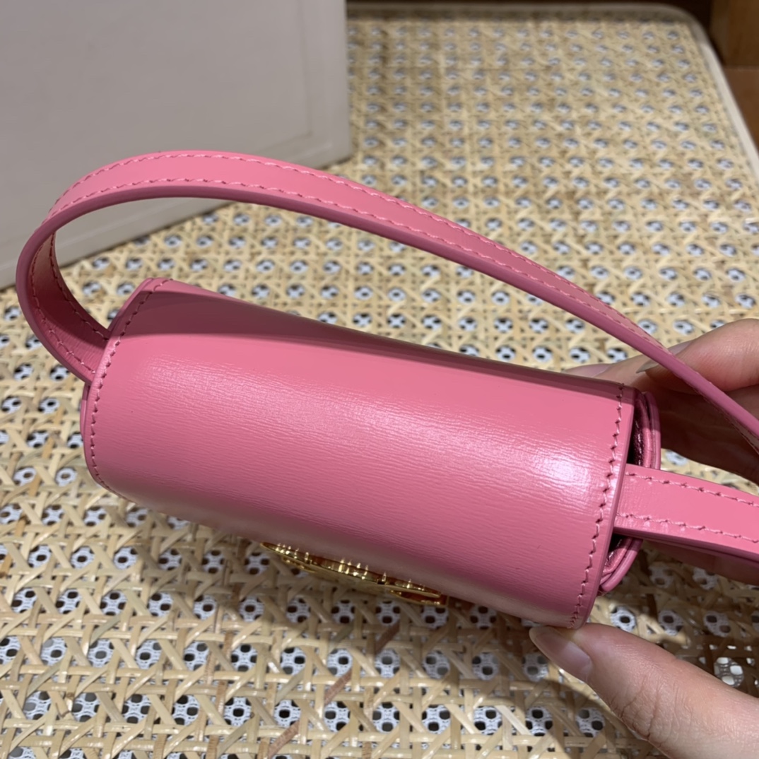 CELINE MINI TRIOMPHE 11CM BAG 10I513艳粉色