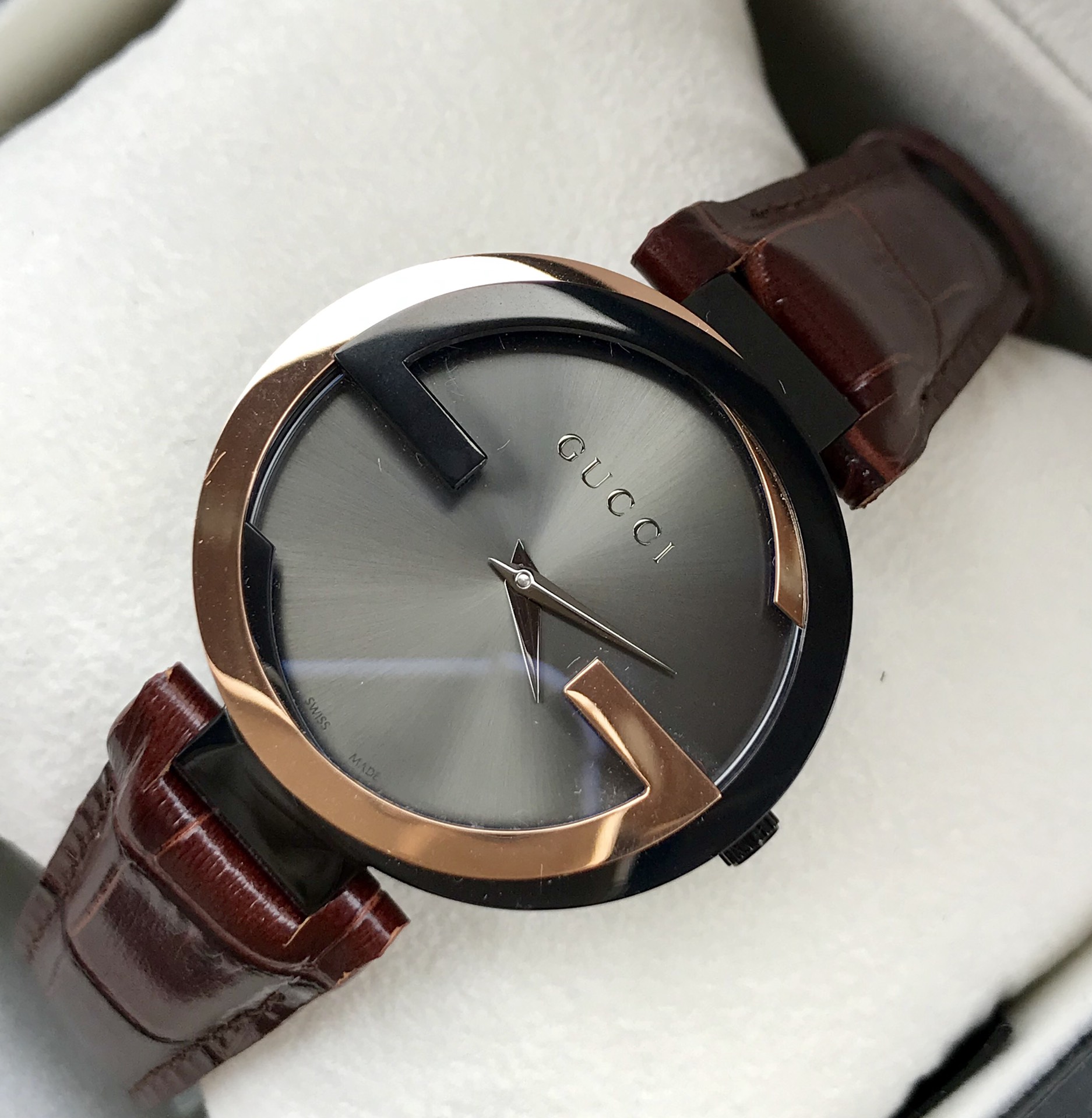 Часы Gucci