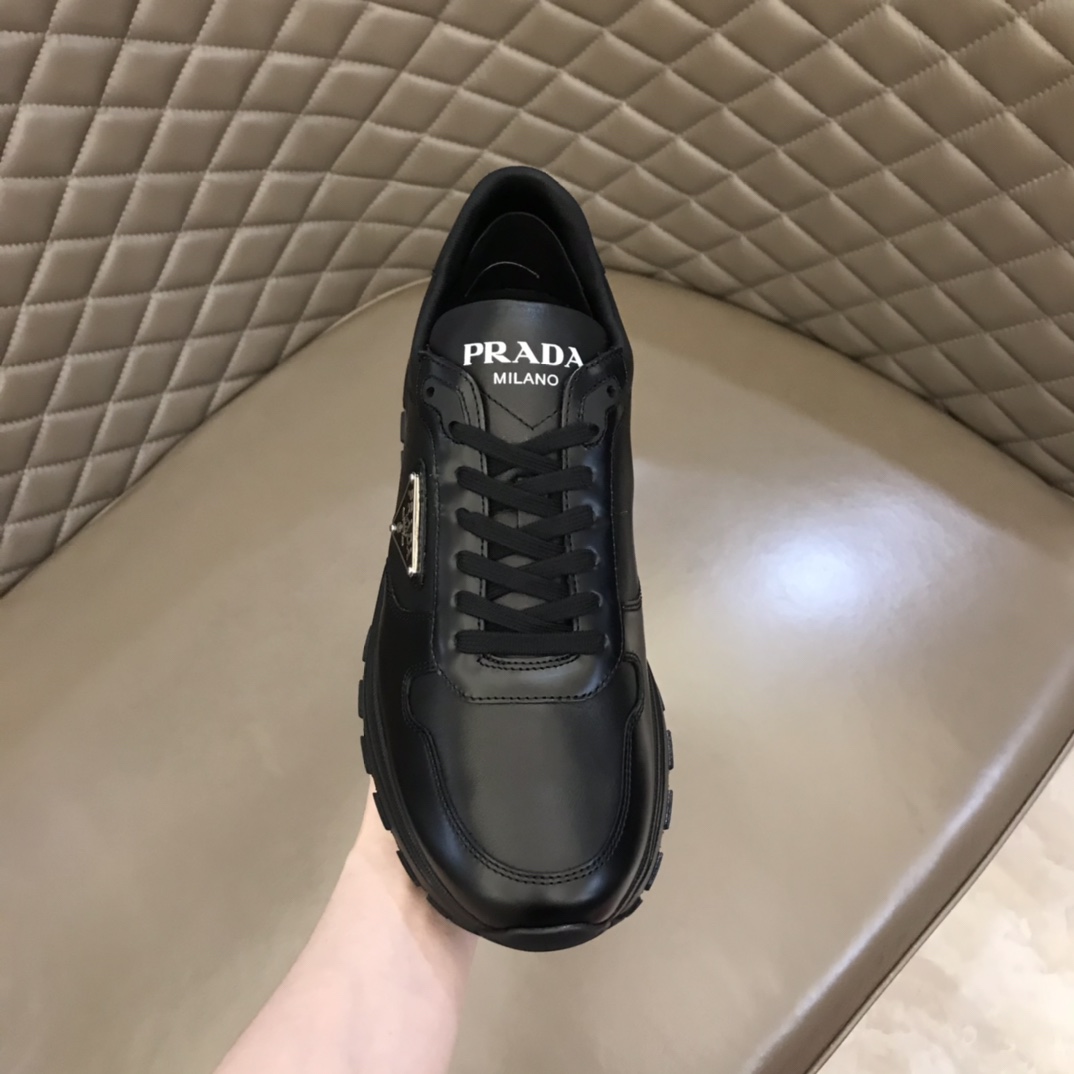 PRADA普拉达    进口小牛皮材质男士时尚运动系列运动跑鞋