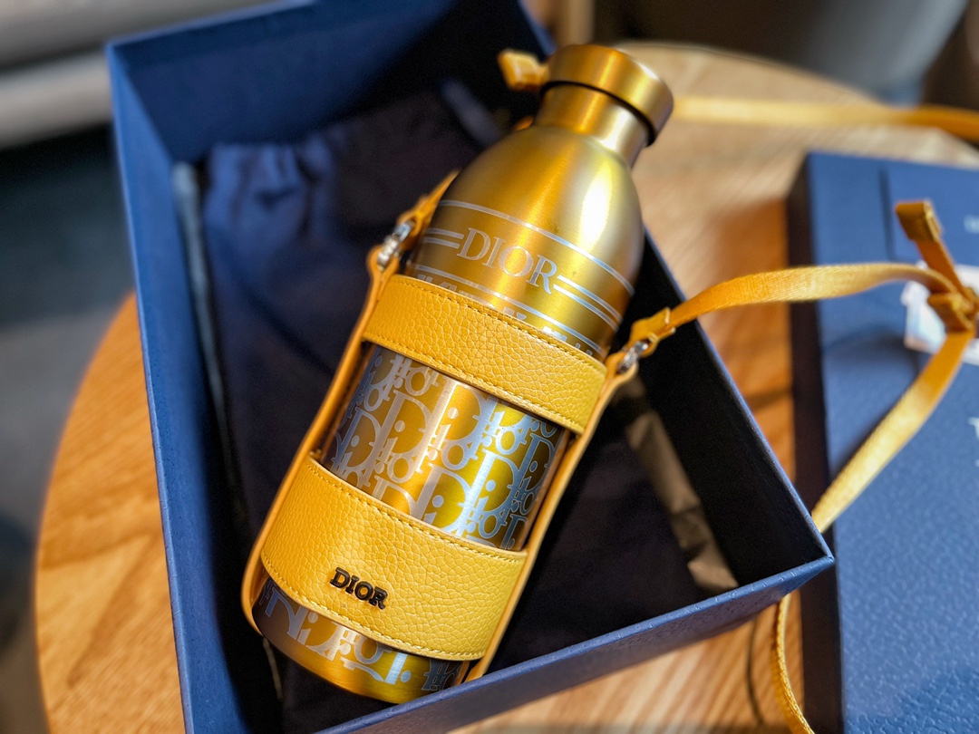 Dior Thermal Water Bottle and Holder - Comprehensive 2
