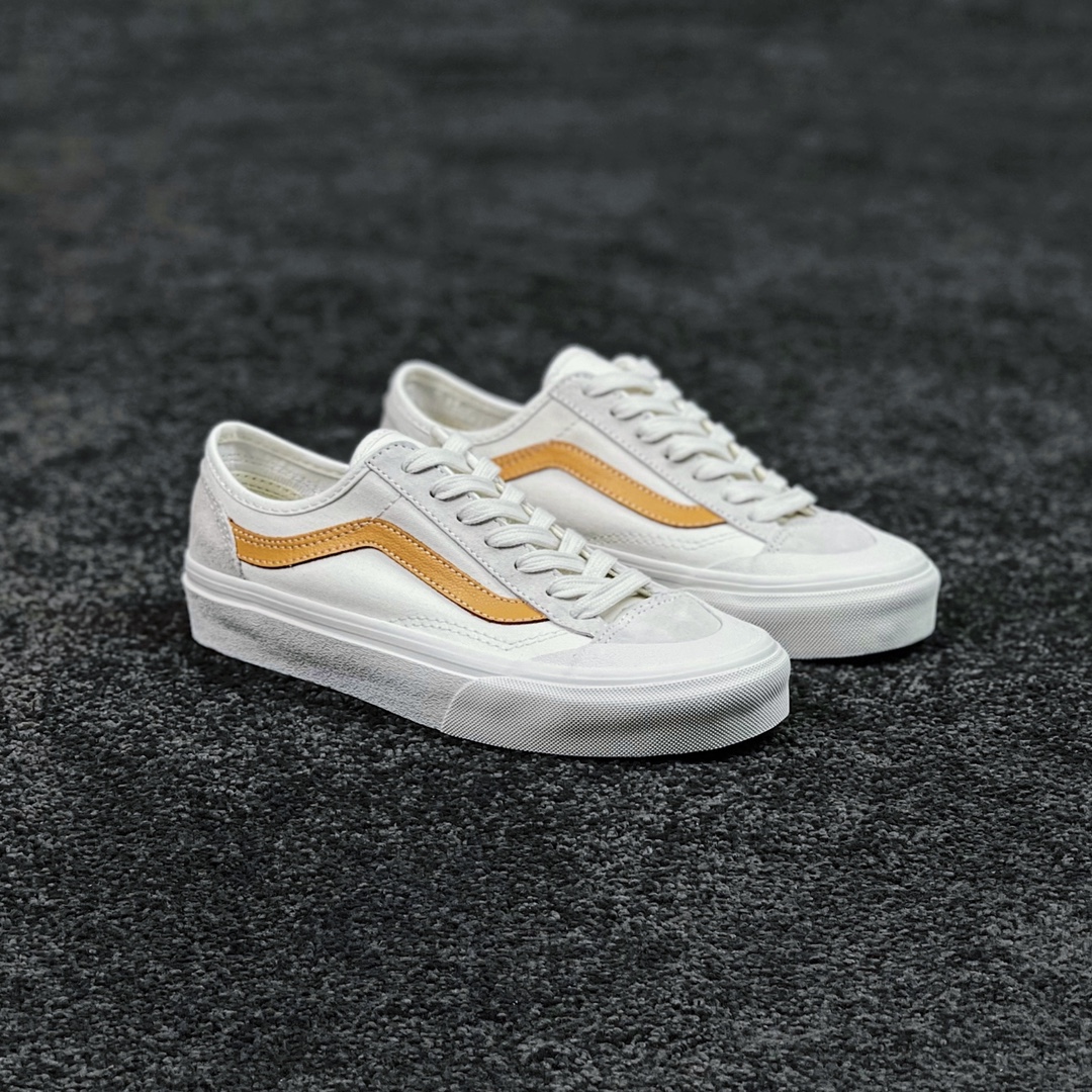 G0 汽水系列登场Vans Style 36 Dencon SF 万斯 汽水包头 色条搭配 权志龙同款 包头杀人鲸低帮硫化帆布鞋 此番备受追捧的Style36 SF系列2022款在大陆地区发售了三个新的配色，以乳白为主体色，海鸥翼logo条则选用活力橙、克莱因蓝、香芋紫三个颜色，浅色系的选择，让整双鞋显得简约百搭且不失颜值。清爽的汽水色系，尤其适合春夏季节的搭配