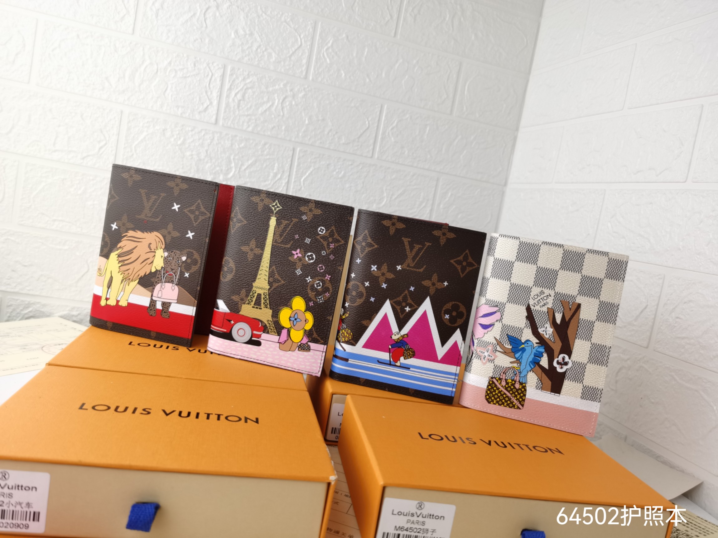 Passport case with gift packaging.