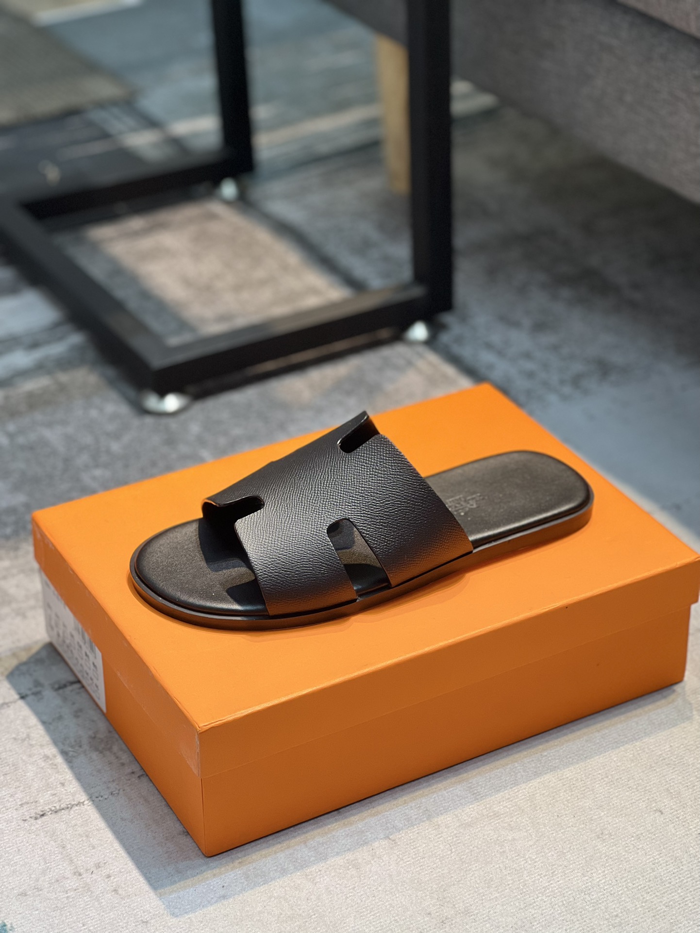 H0 Hermes爱马仕 💘官网最新专柜同步，牛皮面H拖鞋 巴黎原版飞回正品开模完美打造最高品质 诚意巨献，可随意进出专柜鞋面采用原版定制牛皮。彩色手掌纹。彩色牛皮，多色可选。进口皮垫脚内里,意大利最新原版大底，