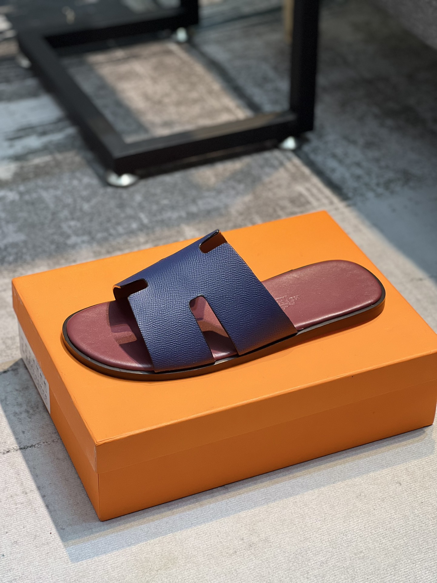 H0 Hermes爱马仕 💘官网最新专柜同步，牛皮面H拖鞋 巴黎原版飞回正品开模完美打造最高品质 诚意巨献，可随意进出专柜鞋面采用原版定制牛皮。彩色手掌纹。彩色牛皮，多色可选。进口皮垫脚内里,意大利最新原版大底，