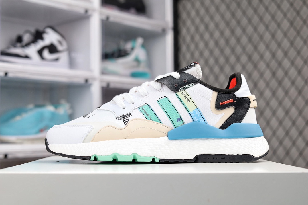 G0 公司级 阿迪达斯Adidas Nite Jogger Winterized 复古休闲运动跑鞋。极具复古风格鞋头及鞋跟点缀3M反光设计极为亮眼中底采用全掌 Boost 科技，厚度相当可观，脚感极佳×633TD