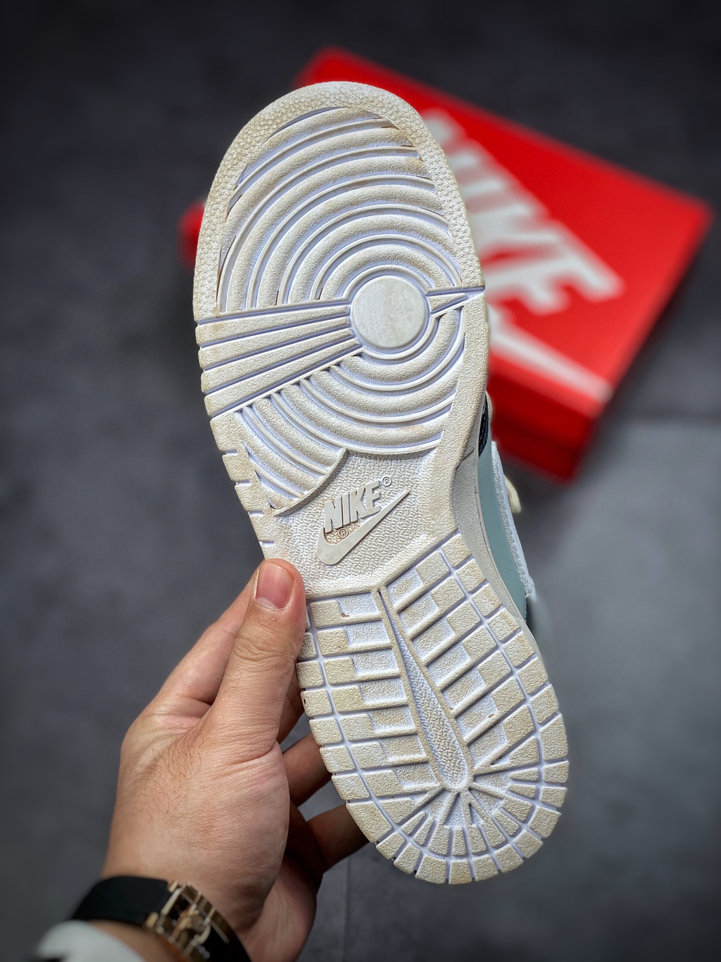 380 Nike Dunk Low “Retro”解构鞋带 Vibe风做旧皮革高街男女款烟灰色 DD1503-109