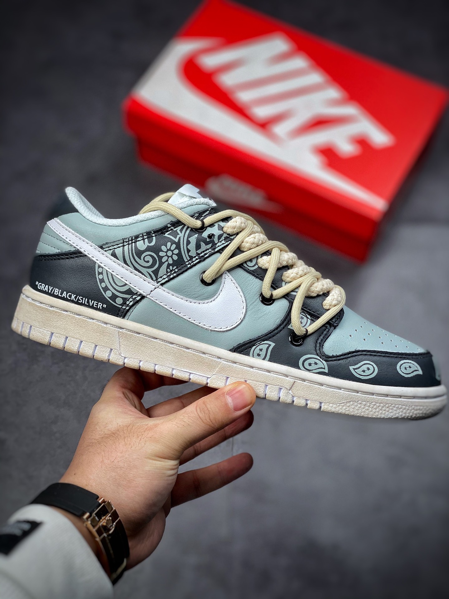 380 Nike Dunk Low “Retro”解构鞋带 Vibe风做旧皮革高街男女款烟灰色 DD1503-109