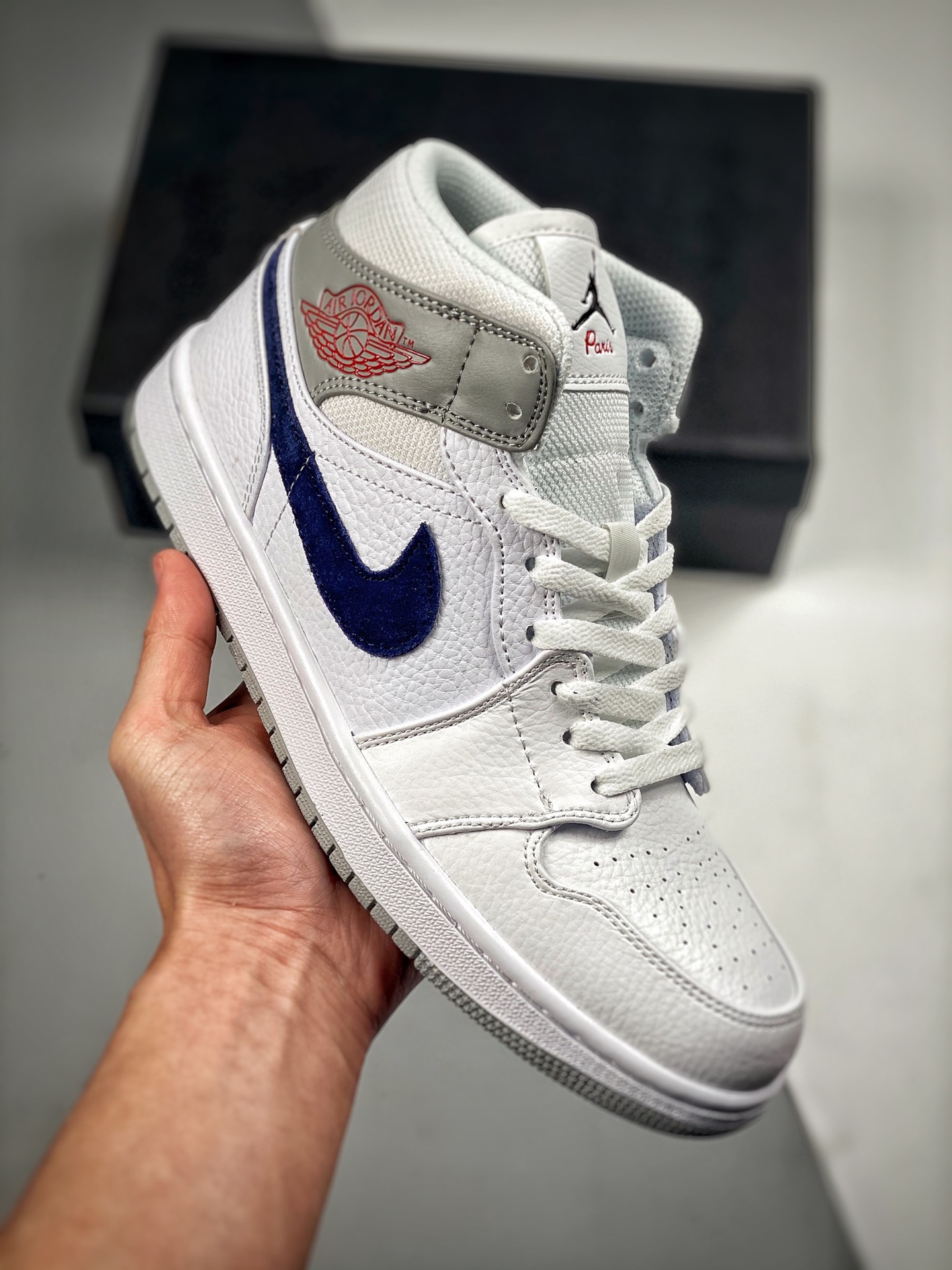 Push Hands 4 Air Jordan 1 Mid blanco, azul y gris París, serie de caña media, nuevo lote, suela original con molde orig…