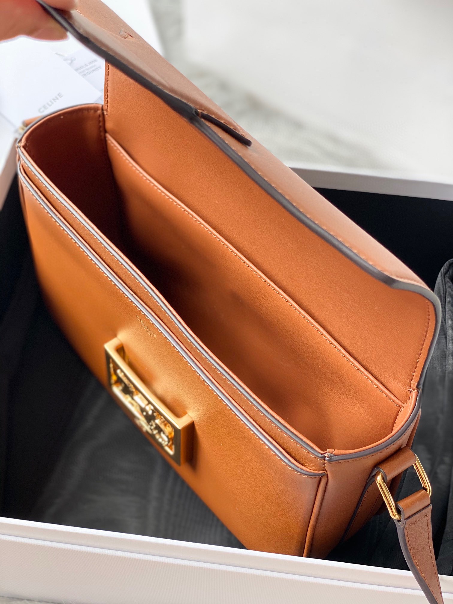 CELINE赛琳进口小牛皮Sulhy Box 马鞍包