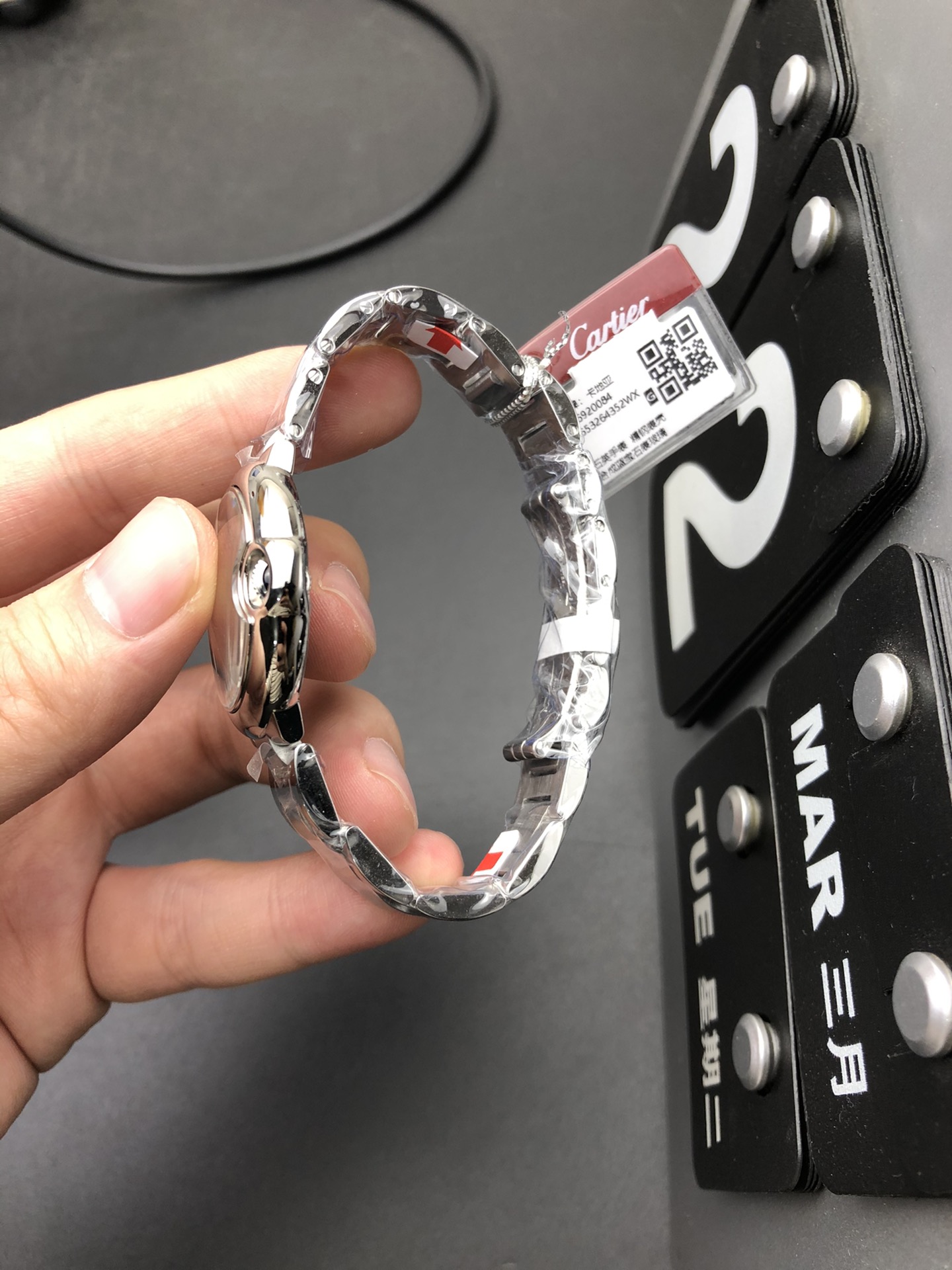 Cartier 33石英气球