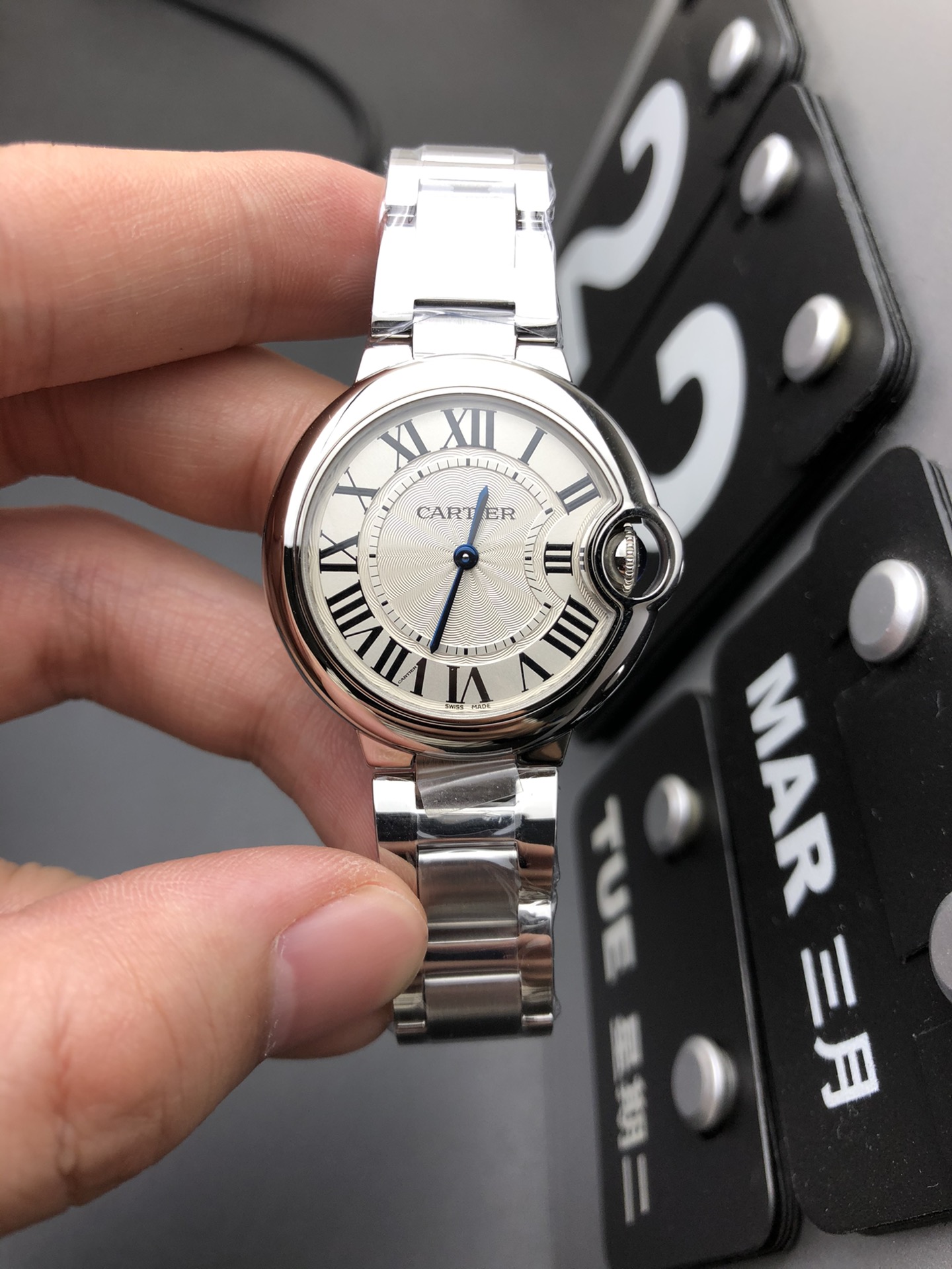 Cartier 33石英气球