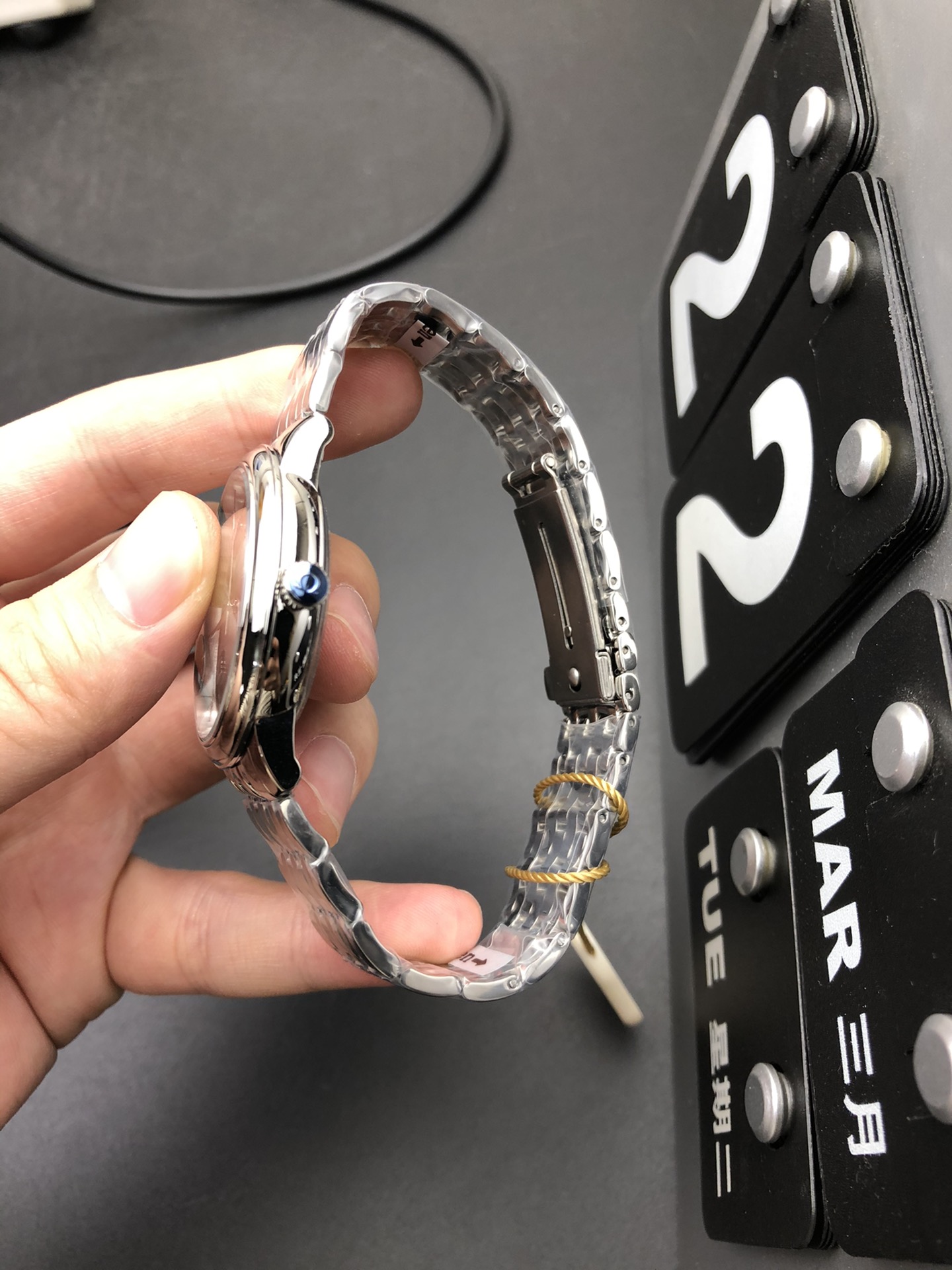 Omega 轨道蝶飞