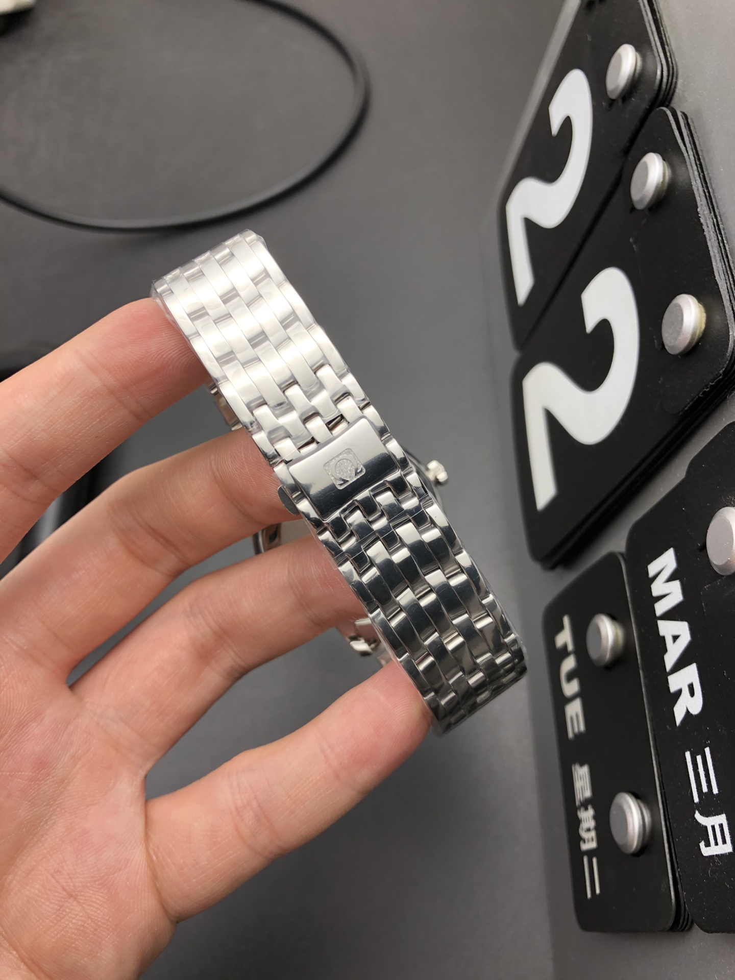 Omega 轨道蝶飞