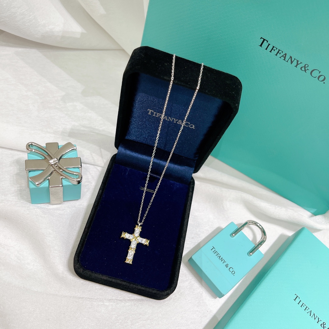 Tiffany & Co. Cross Pendant Necklace in Silver and Gold with Diamonds 8 i1647934953 4656 0