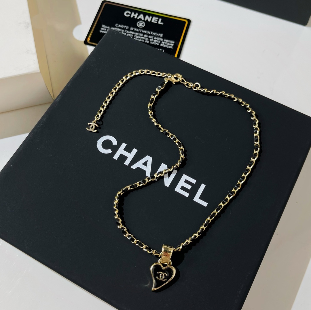 新款☑️CHANEL香奈儿双c黑桃心项链