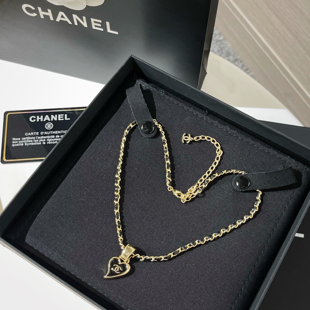 新款☑️CHANEL香奈儿双c黑桃心项链