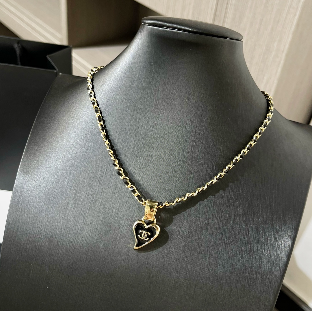 新款☑️CHANEL香奈儿双c黑桃心项链