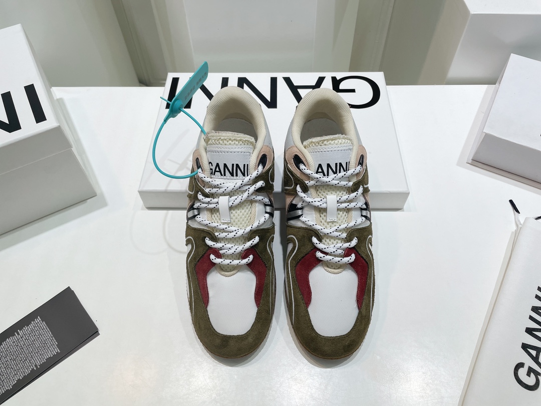 GENNICHERSIT 2022 Spring/Summer Collection: Colourful Leisure Shoes with Retro Design