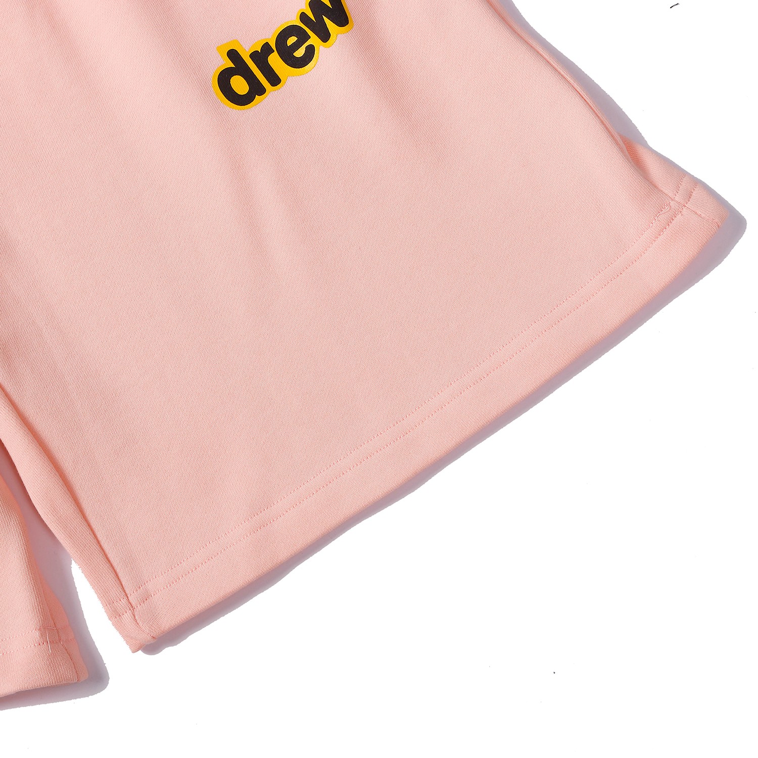 “Drew Leisure High Street Campaign: Tampon-Filled Shorts for Relaxation and Style” - 图片 7