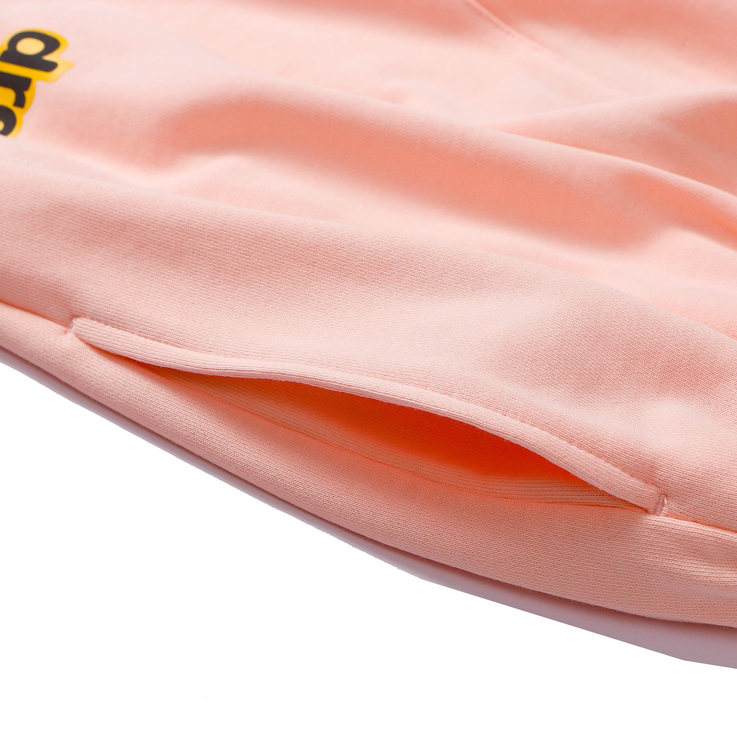 “Drew Leisure High Street Campaign: Tampon-Filled Shorts for Relaxation and Style” - 图片 8
