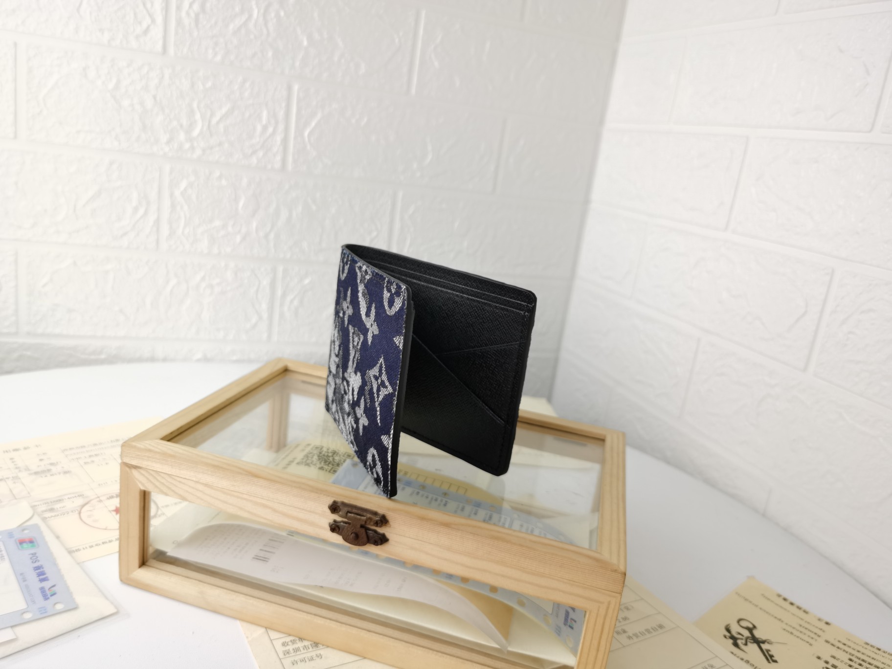 M80031波尔托福伊·穆尔蒂普尔財布 - 男性魅力溢れるデザイン