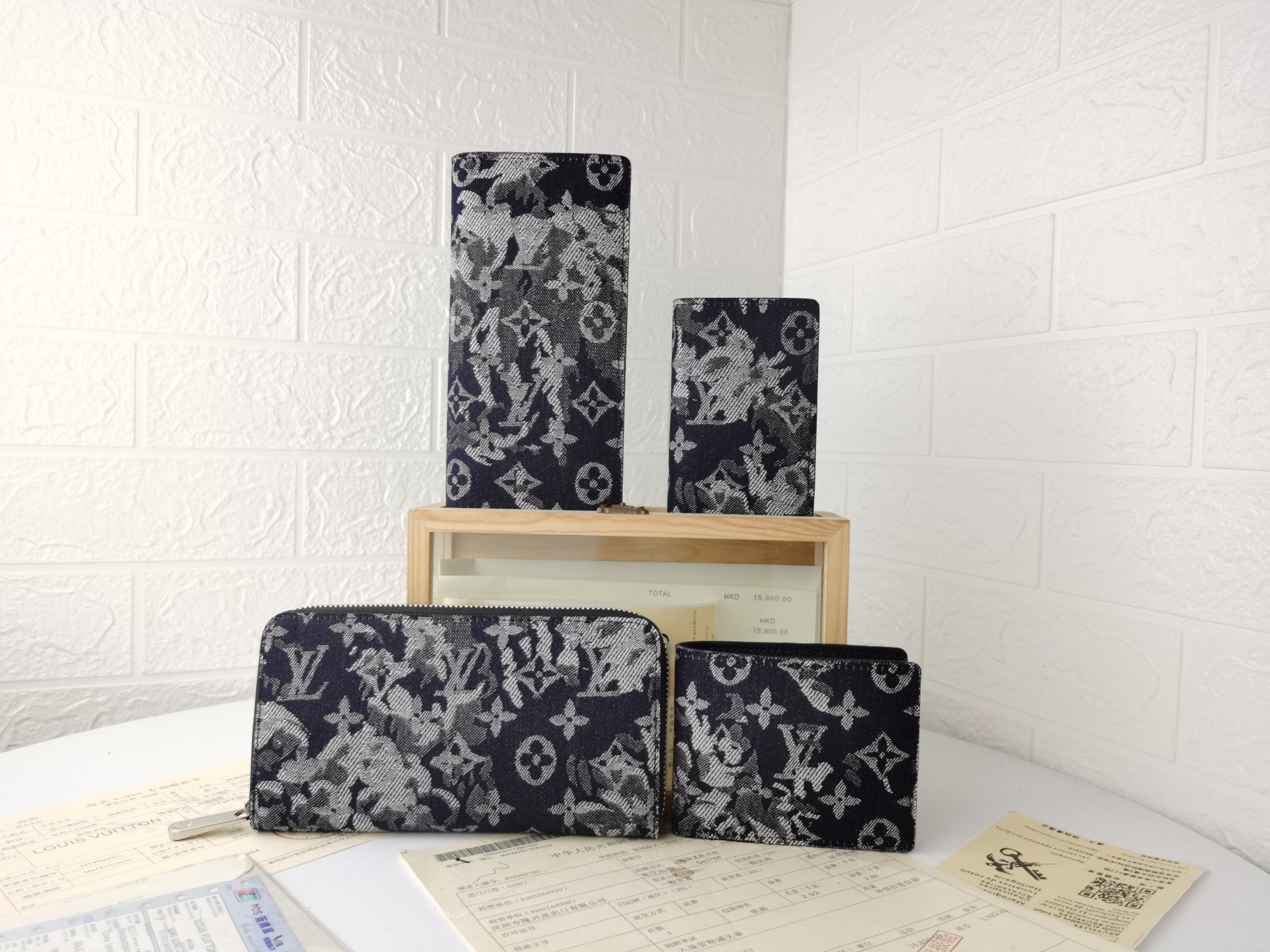 M80031波尔托福伊·穆尔蒂普尔財布 - 男性魅力溢れるデザイン