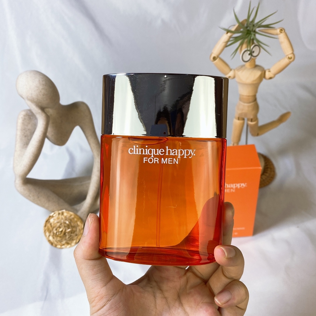 80💰倩碧 快乐男士香水100ml
Clinique Happy, 1999

香调：芳香柑橘调
前调：橘子 青柠 海水 柠檬 绿叶
中调：小苍兰 茉莉 铃兰 玫瑰
后调：柏树 雪松 麝香 愈创木
属性：男香
标签：柑橘 绿叶 芳香植物 海洋