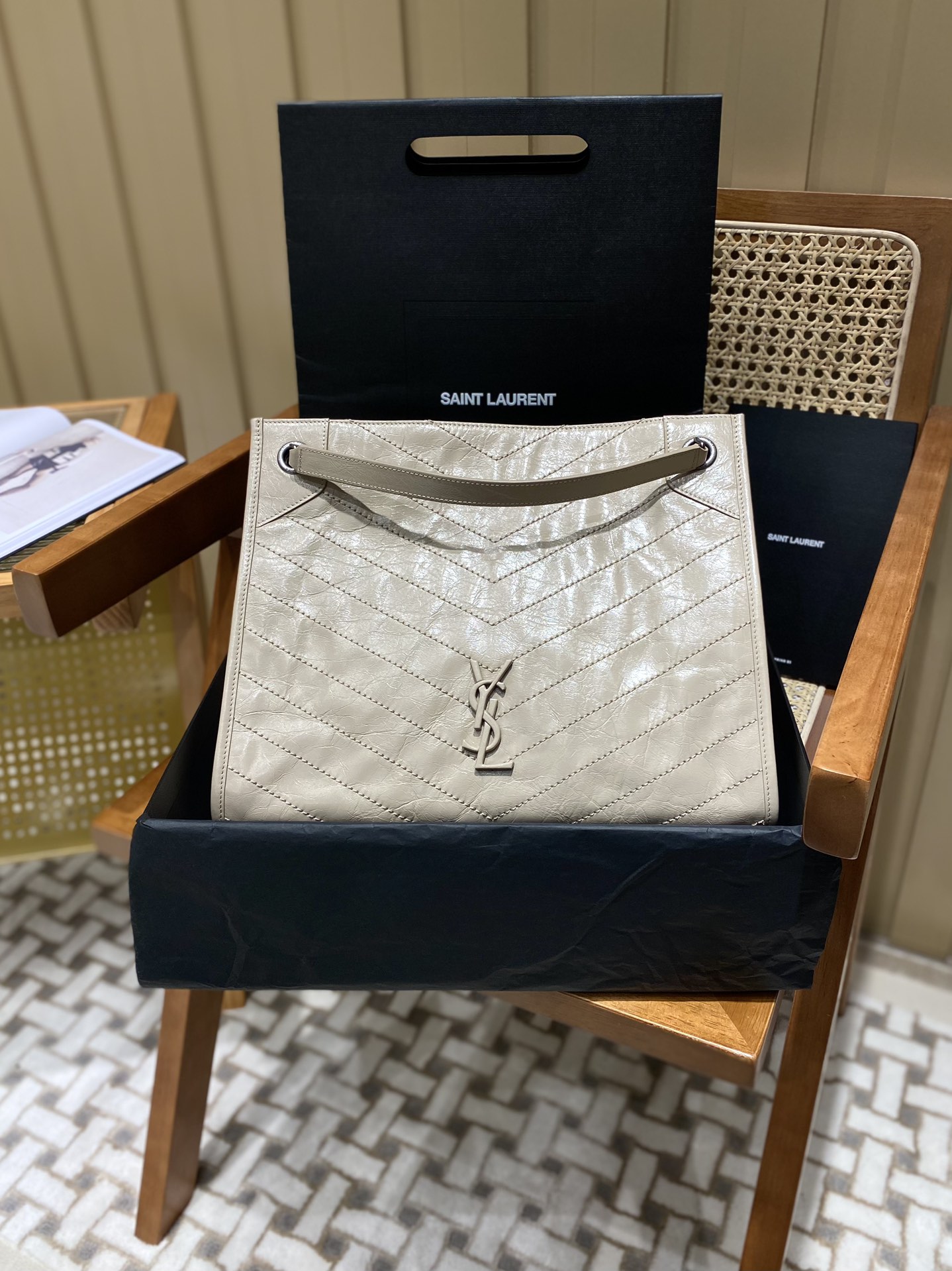 YSL NIKI SHOPPING BAG 33CM 577999奶茶色油蜡牛皮