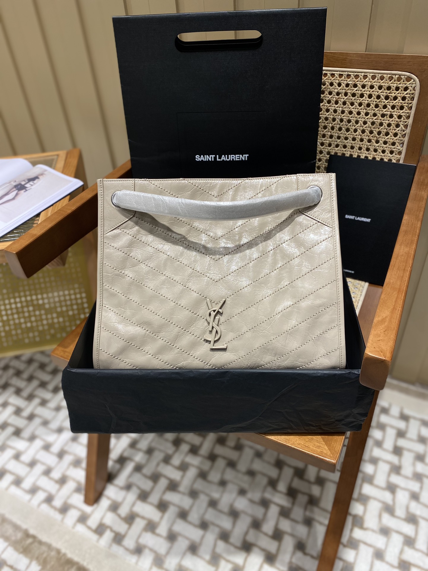 YSL NIKI SHOPPING BAG 33CM 577999奶茶色油蜡牛皮
