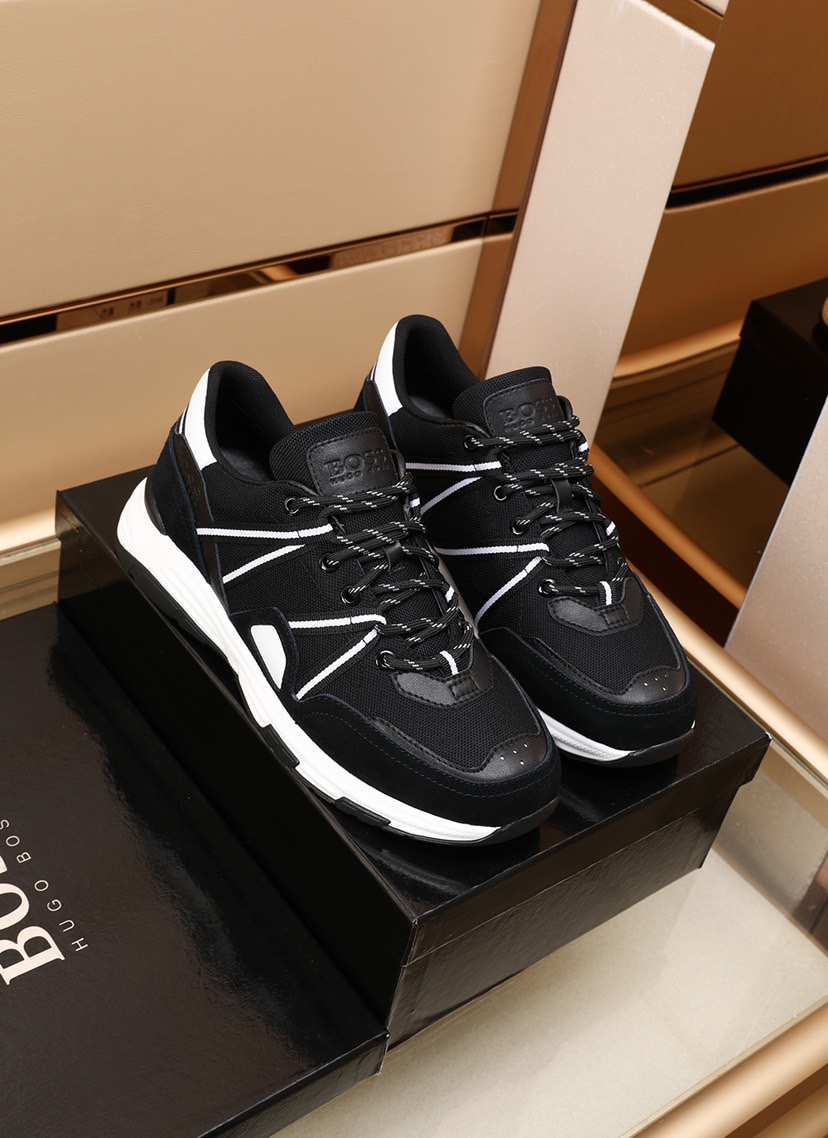 I5  BOSS同步🚹 知名运动品牌隆重上市 以奢华高端设计出货 鞋面采用原版牛仔布➕羊皮垫脚🐑 皮质柔软上，脚绝对舒适💪鞋底全手工打造🤗 时尚 高端品质👑 颜色：黑 蓝 两色😳