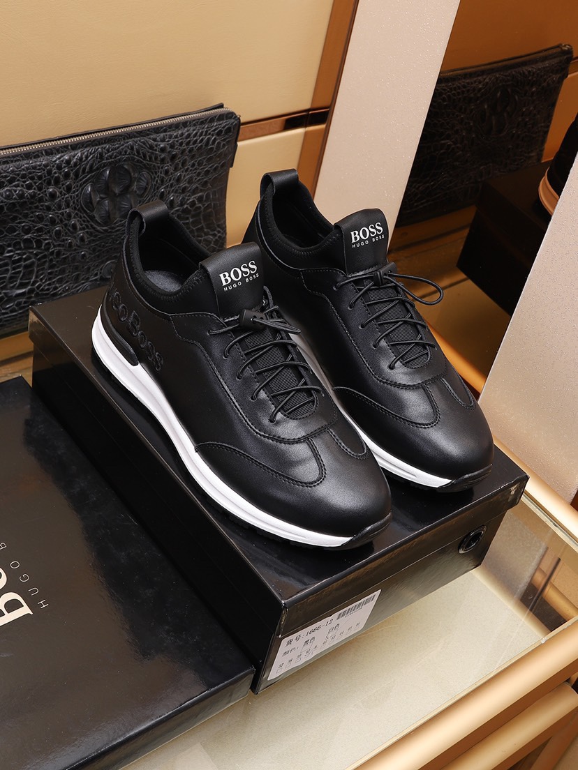 I5  BOSS同步🚹 知名运动品牌隆重上市 以奢华高端设计出货 鞋面采用原版皮料➕羊皮垫脚🐑 皮质柔软上，脚绝对舒适💪鞋底全手工打造🤗 时尚 高端品质👑 颜色：两色可选。
