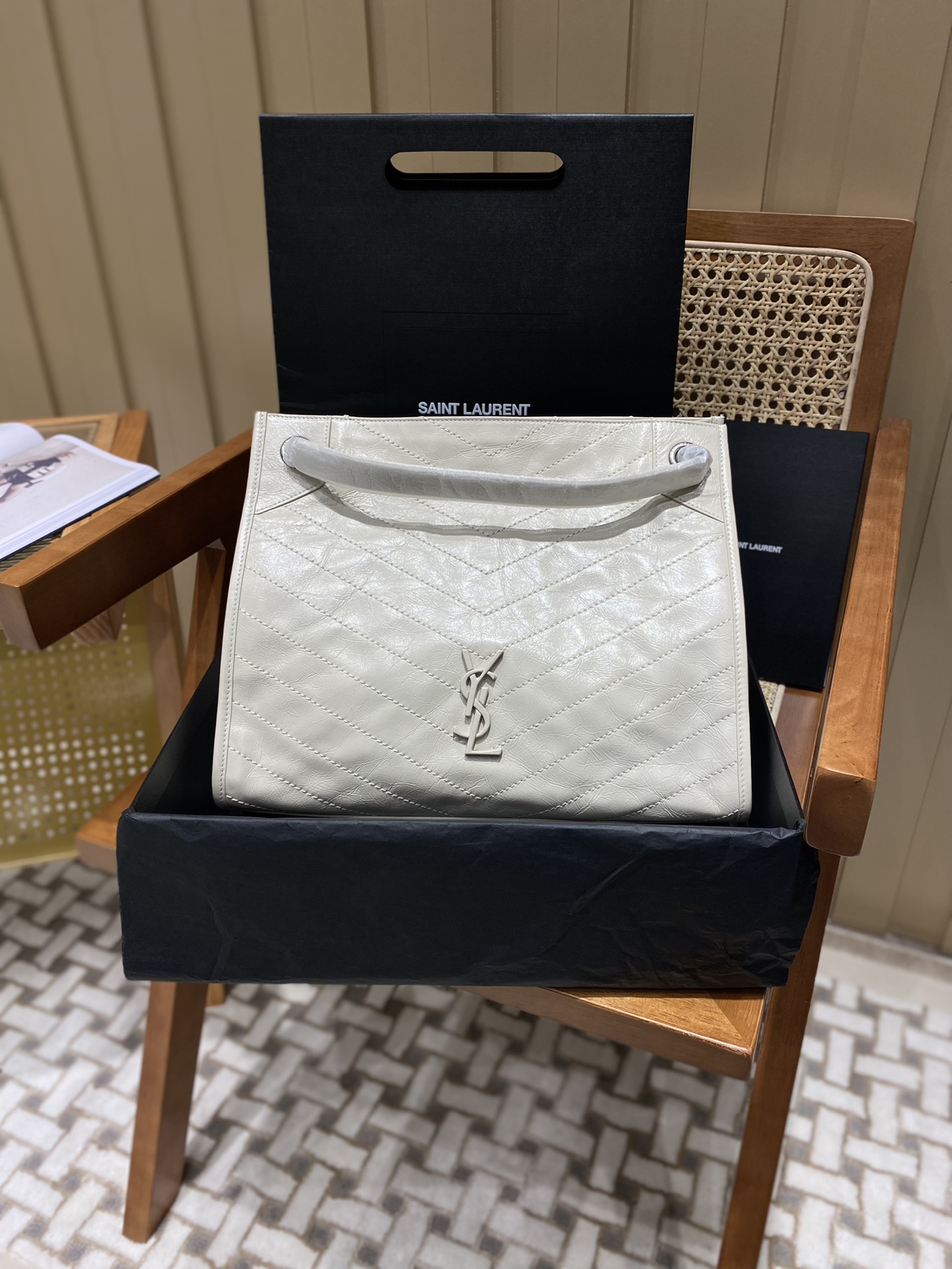 YSL NIKI SHOPPING BAG 33CM 577999奶白色油蜡牛皮