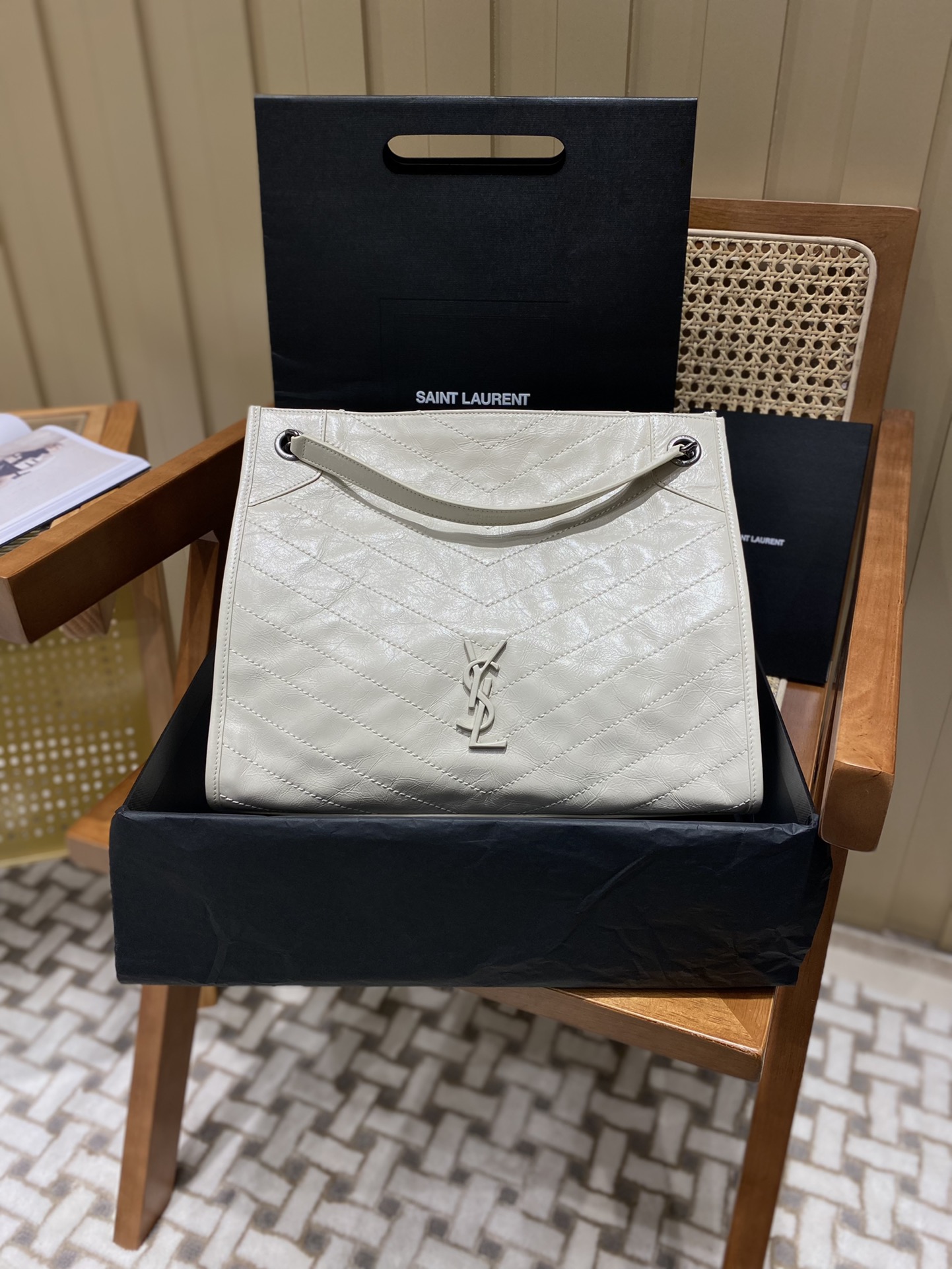 YSL NIKI SHOPPING BAG 33CM 577999奶白色油蜡牛皮