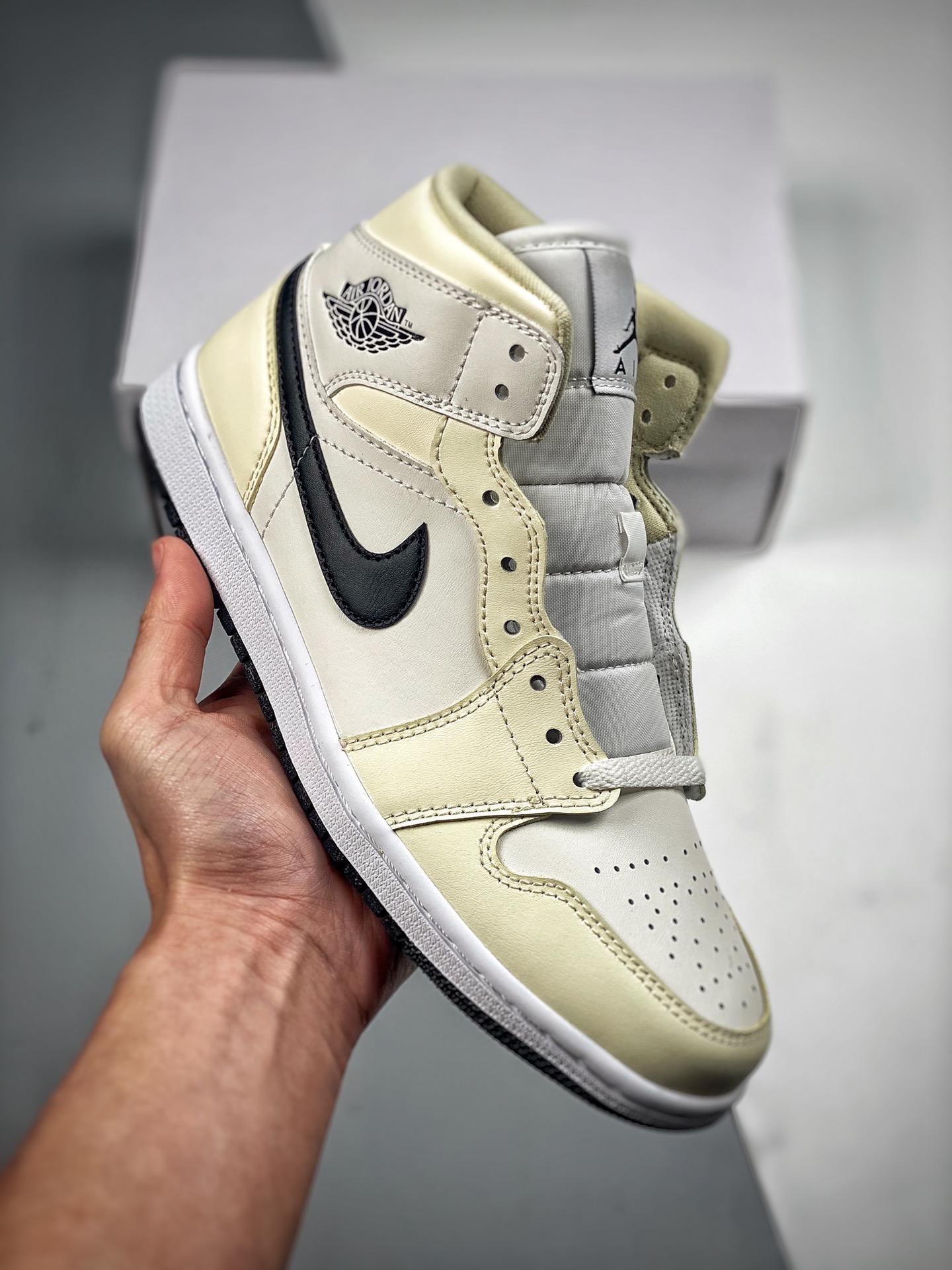 Air Jordan 1 Mid beige, la mejor versión de gama media del mercado, calidad tope! La única versión correcta del mercado…