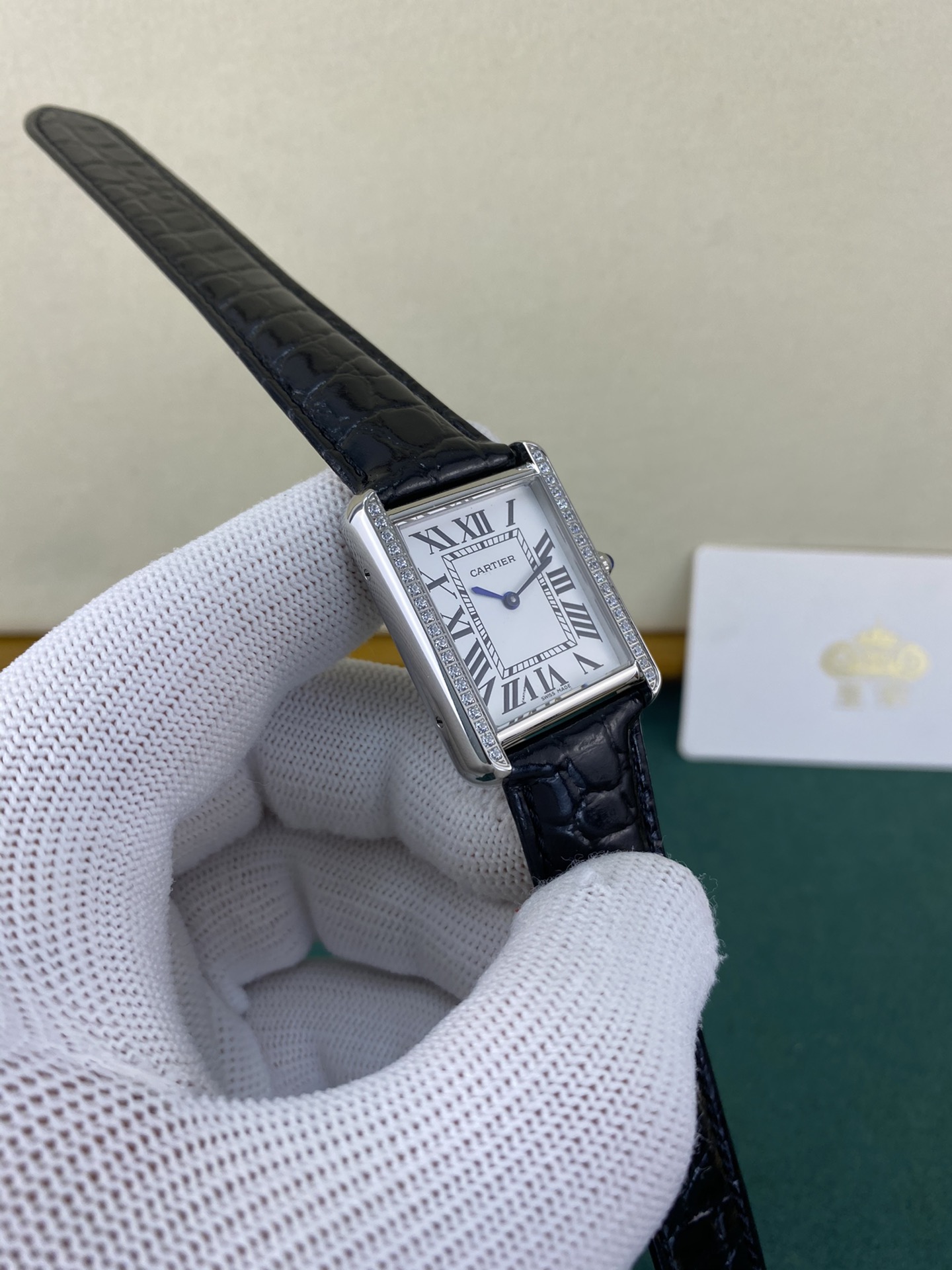 Cartier 皇家 卡地亚坦克系列中号镶钻