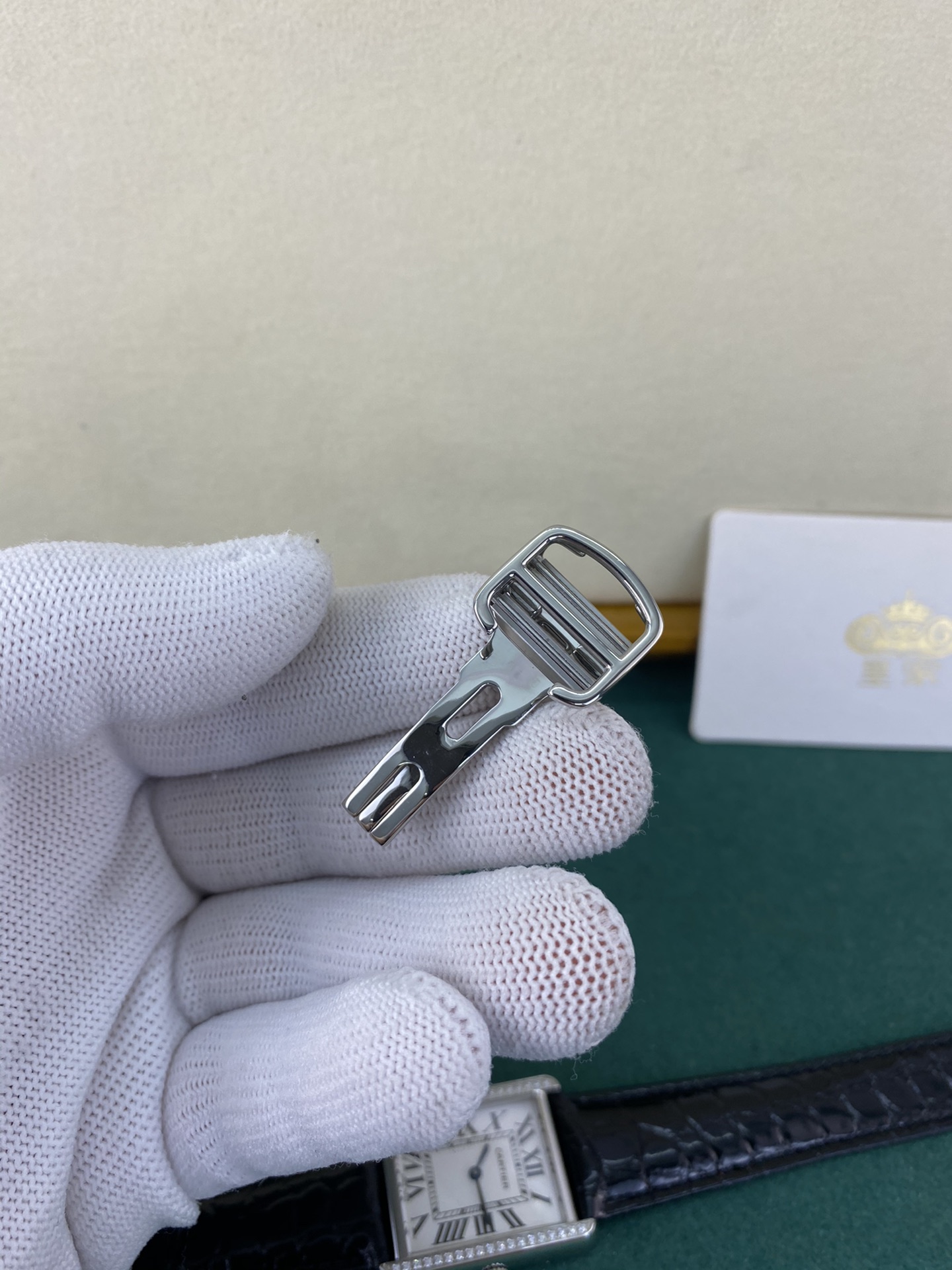 Cartier 皇家 卡地亚坦克系列中号镶钻