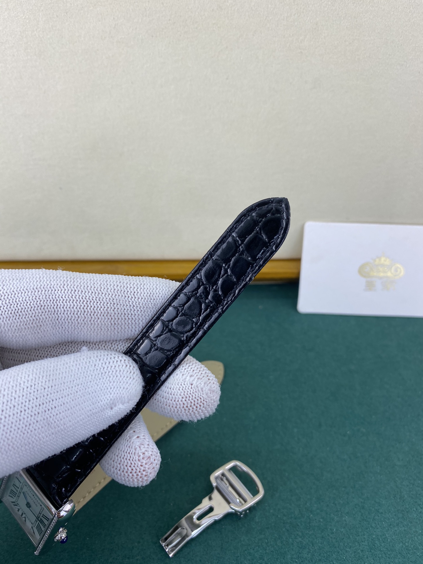 Cartier 皇家 卡地亚坦克系列中号镶钻