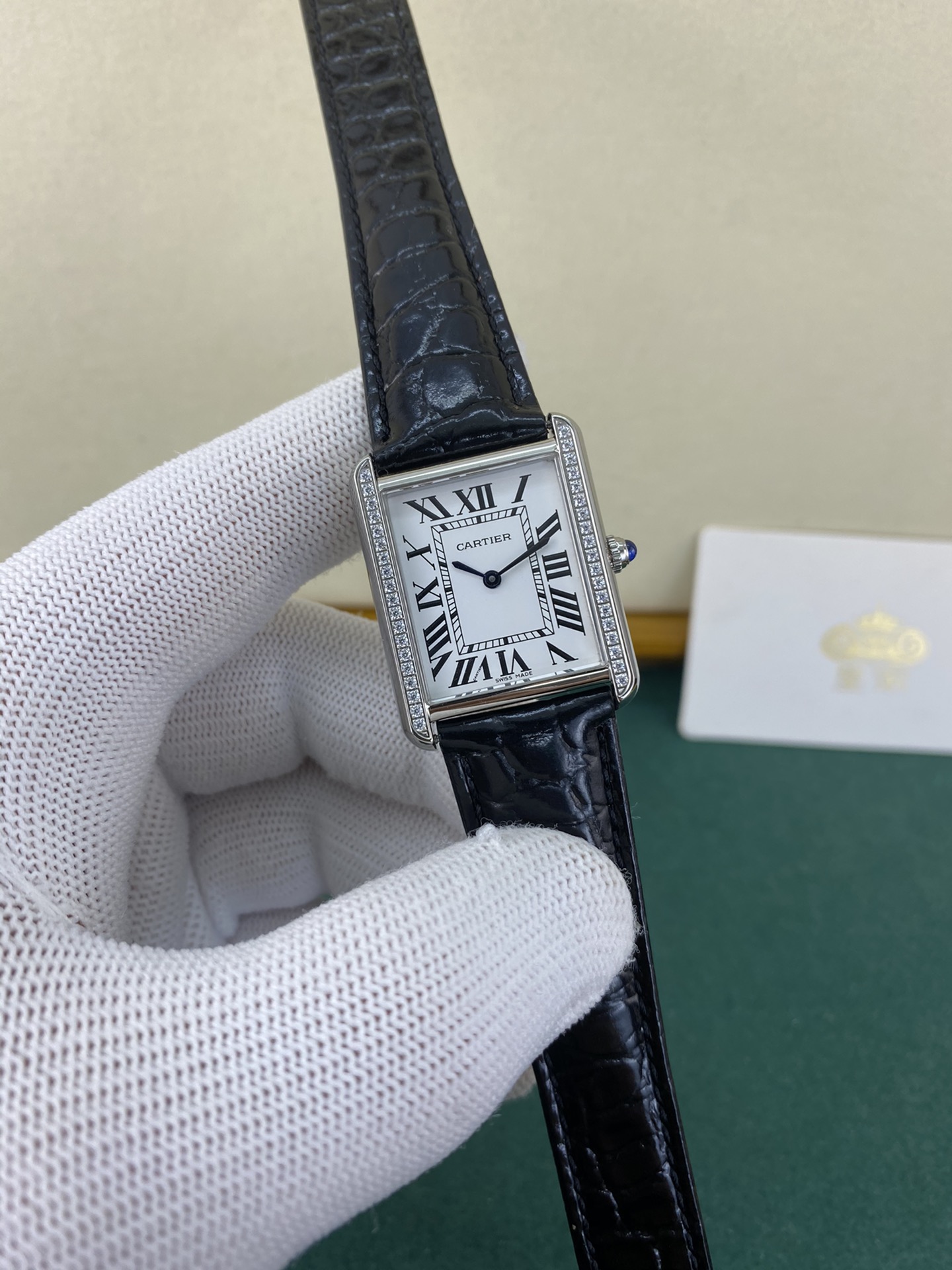 Cartier 皇家 卡地亚坦克系列中号镶钻