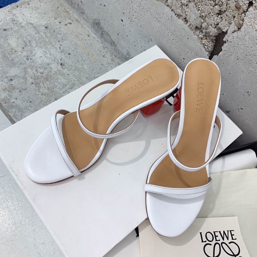 Loewe 2022 Show-Off Sandals: Unique Artistic Design with Premium Materials - 图片 4