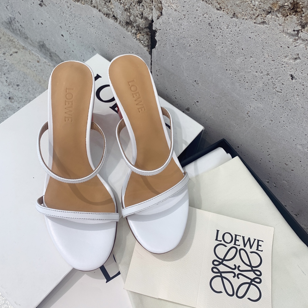 Loewe 2022 Show-Off Sandals: Unique Artistic Design with Premium Materials - 图片 3