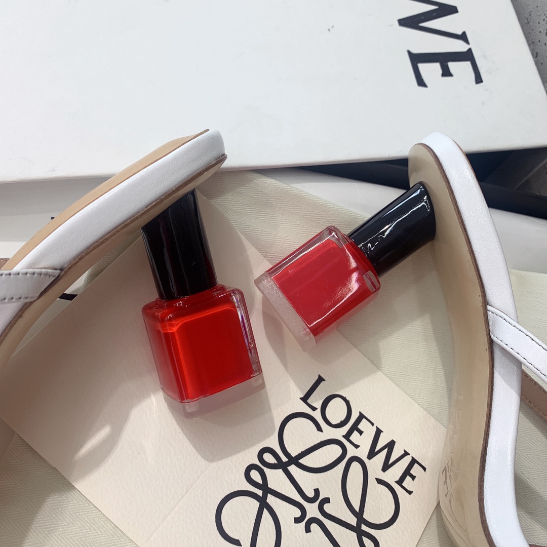 Loewe 2022 Show-Off Sandals: Unique Artistic Design with Premium Materials - 图片 8