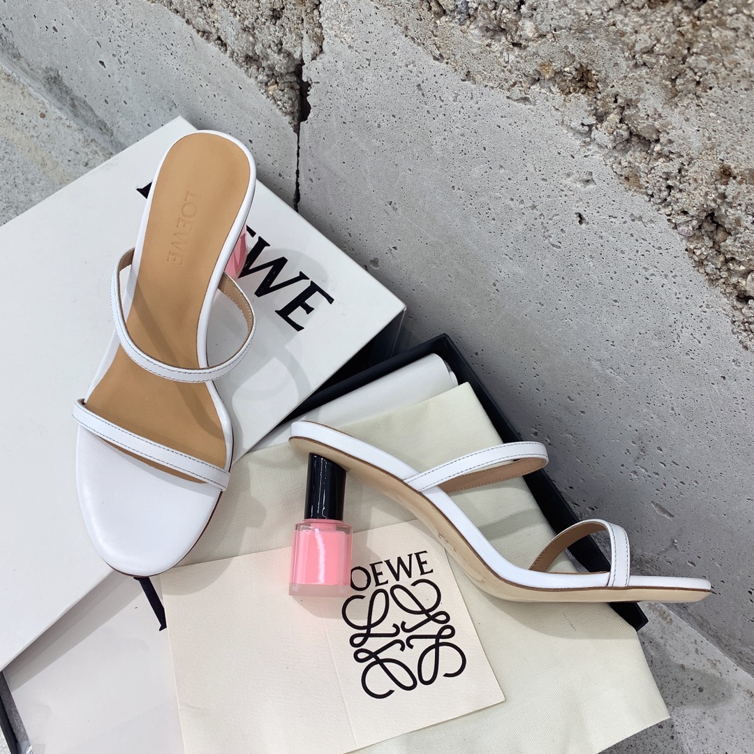 “Loewe 2022 Show-Off Sandals: Unique Artistic Designs with Premium Materials” - 图片 5