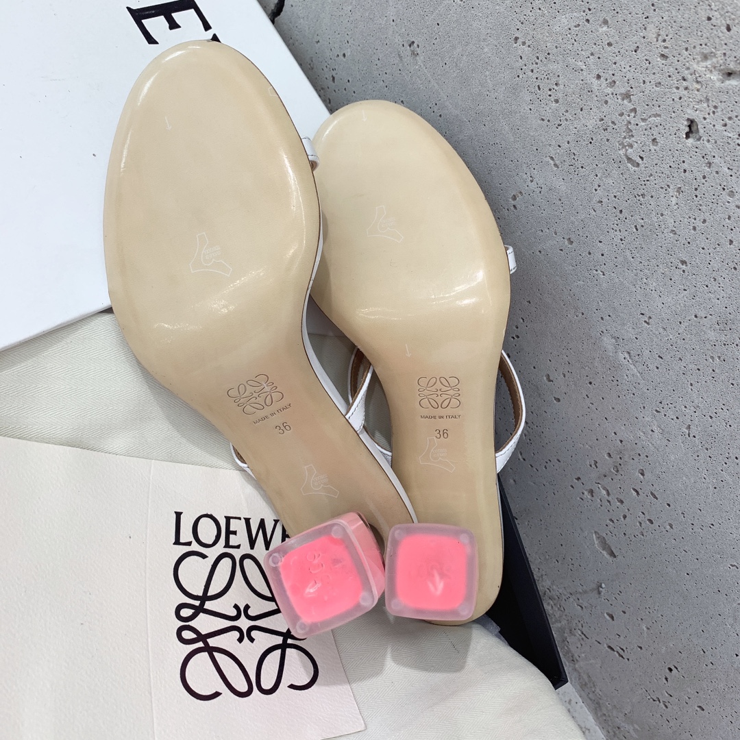 “Loewe 2022 Show-Off Sandals: Unique Artistic Designs with Premium Materials” - 图片 8