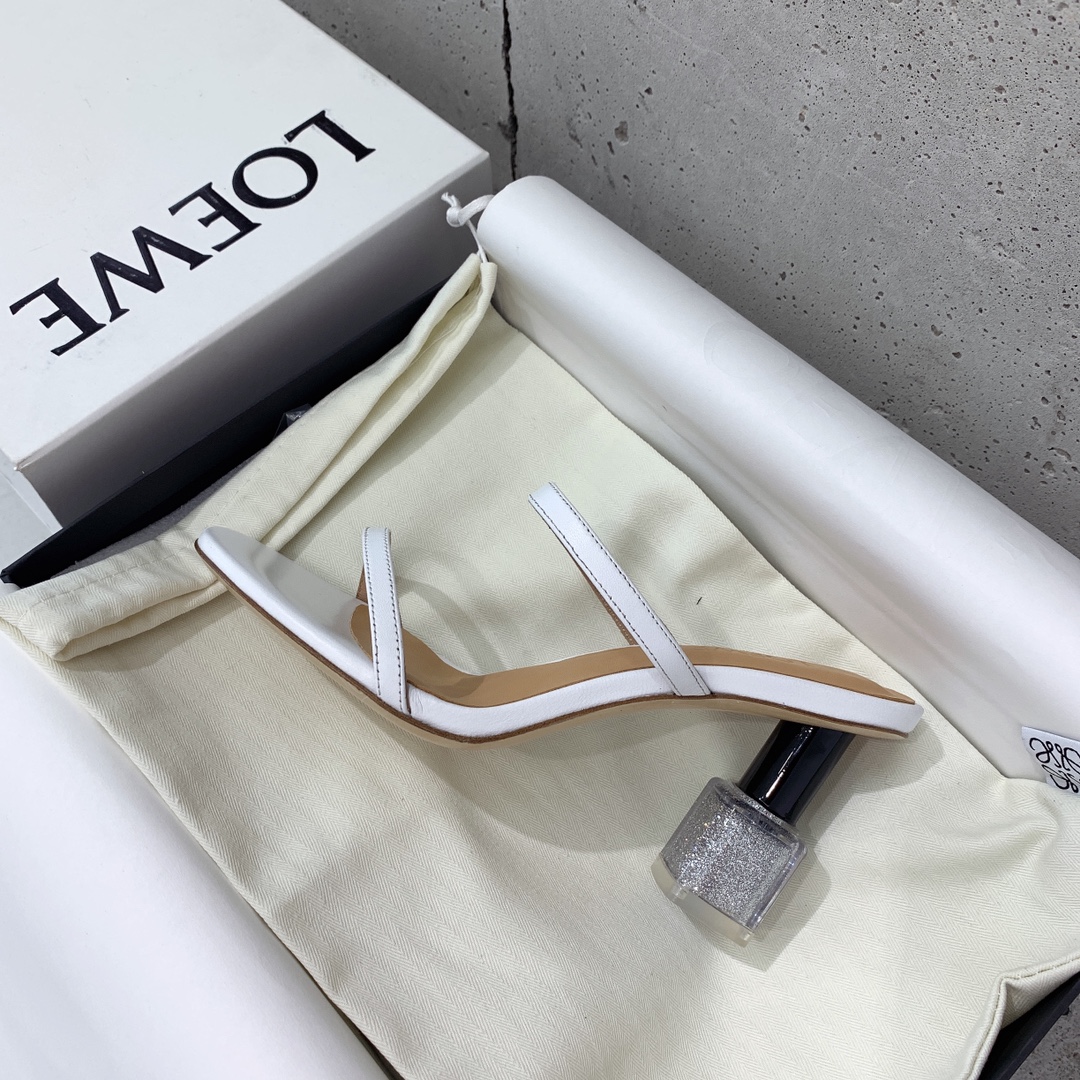 Loewe’s 2022 Show-Off Sandals: Artistic, Unique, and High-Quality Craftsmanship